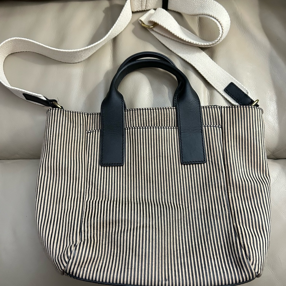 Lucky Brand Black and Tan Crossbody Bag with Chic Style